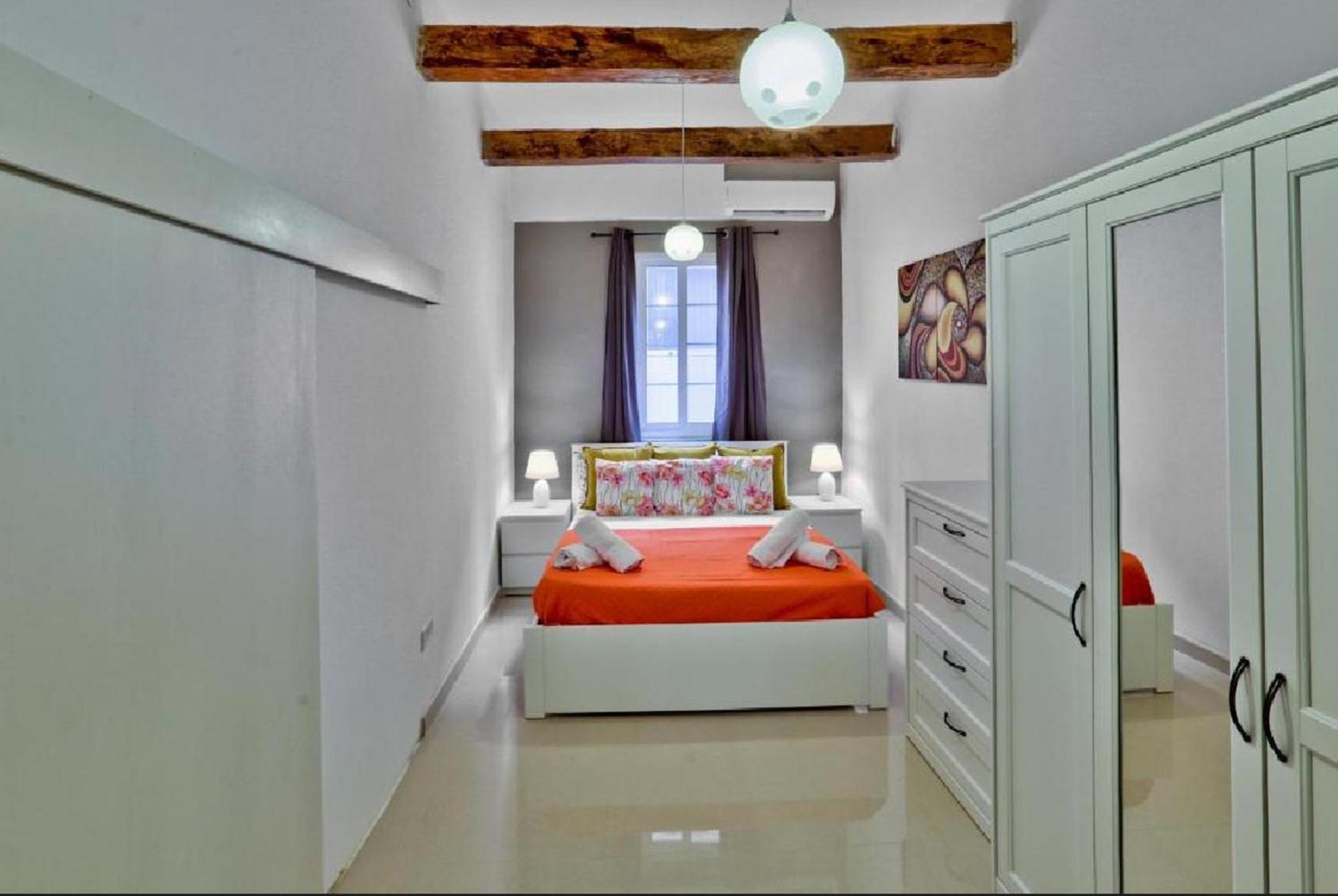 Exquisite 3-Bedroom Duplex Penthouse With Jacuzzi In Valletta Centre Exterior photo