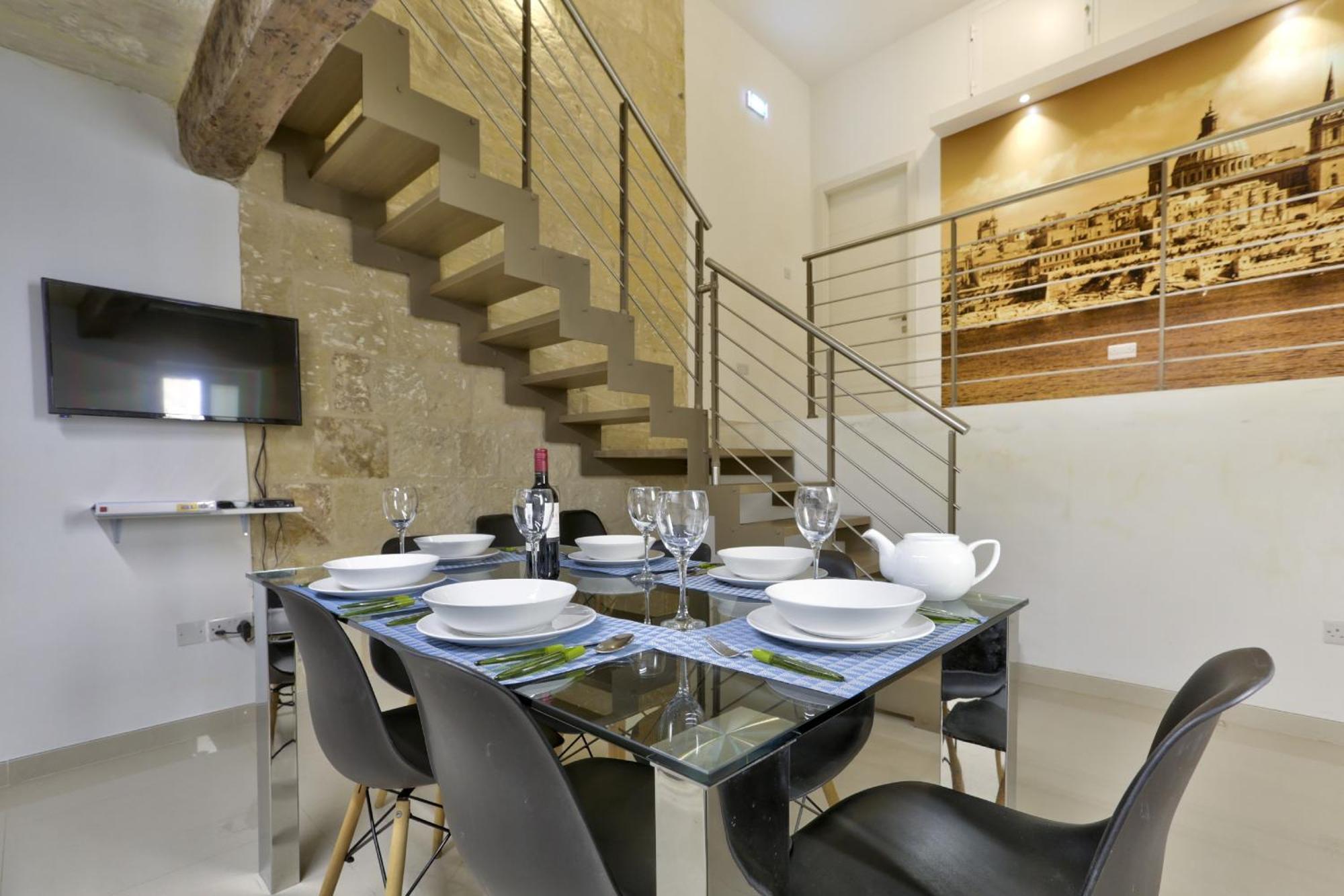Exquisite 3-Bedroom Duplex Penthouse With Jacuzzi In Valletta Centre Exterior photo